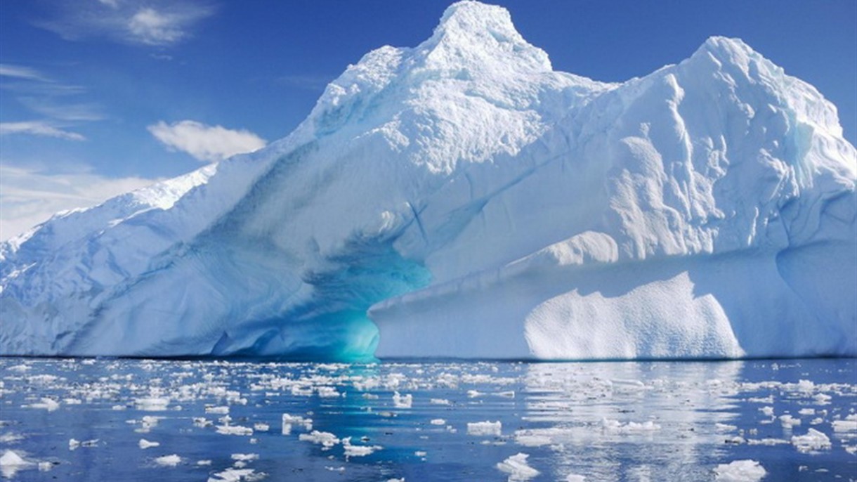 انهيار أحد أضخم جبال الجليد في العالم