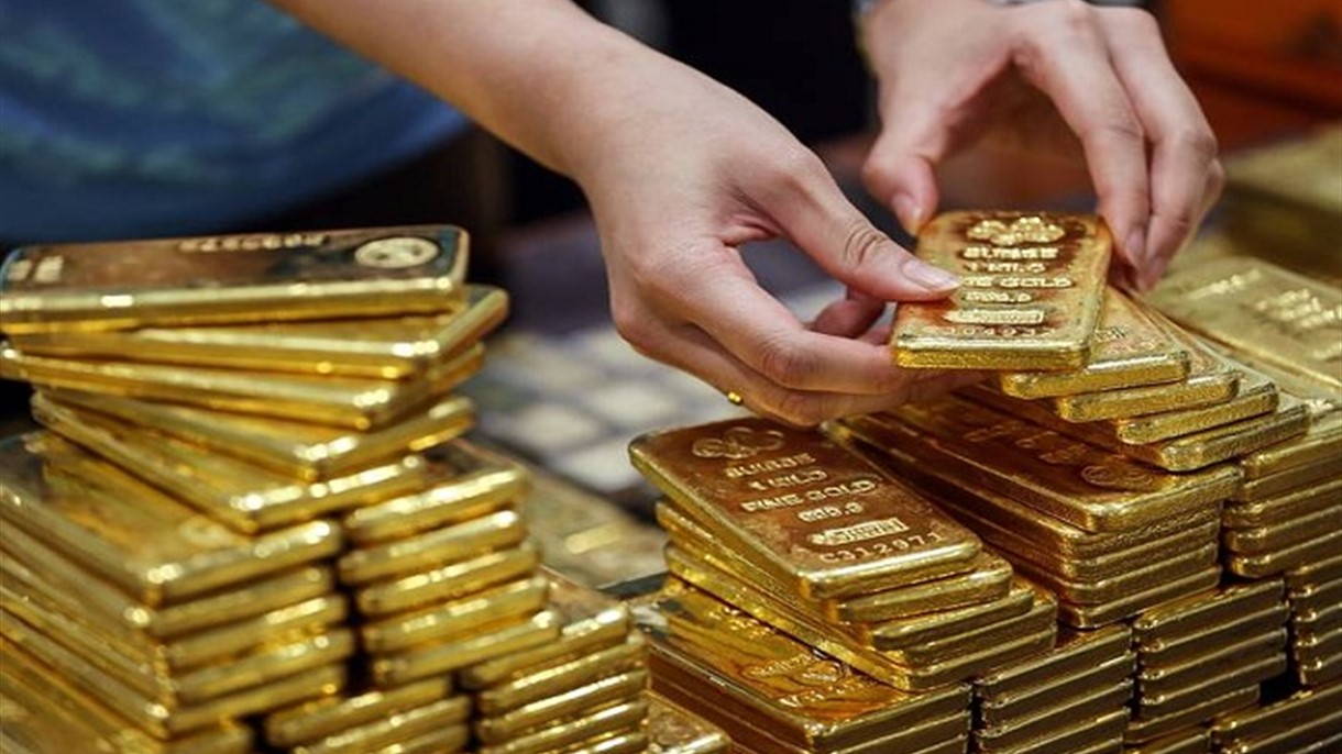 الذهب يتراجع مع توقعات بمواصلة رفع الفائدة الأميركية