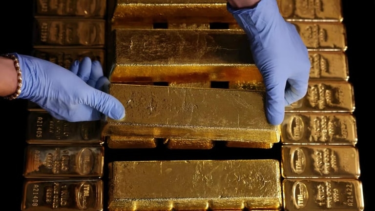 ماذا توقّع ستاندرد تشارترد لأسعار الذهب؟