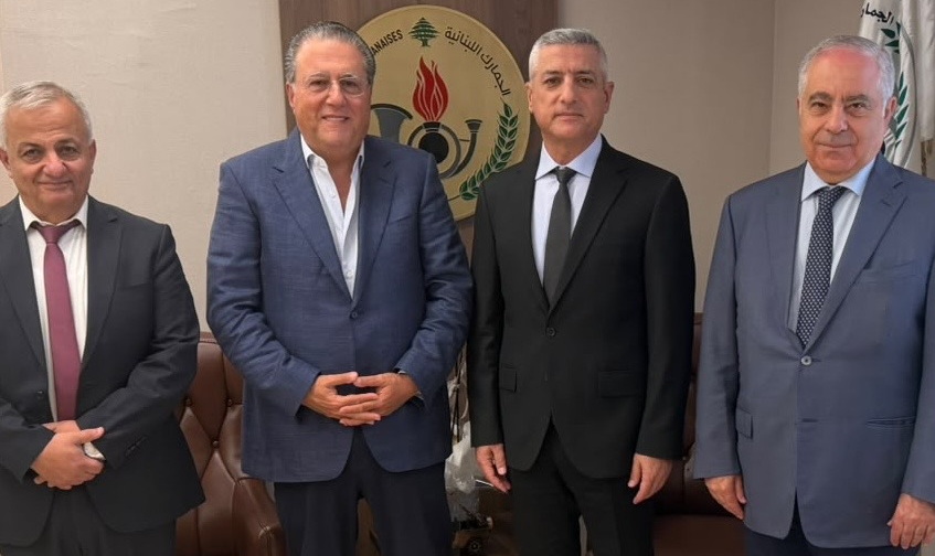 هبة من غرفة بيروت ومجموعة من رجال الاعمال الى مركز الجمارك في معبر المصنع