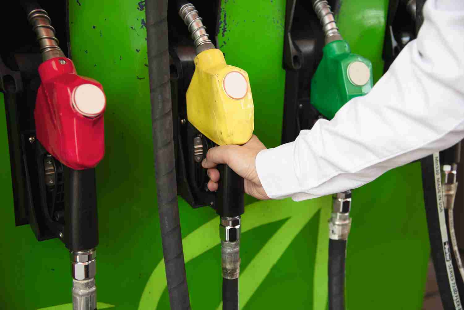 أسعار البنزين والمازوت تغيّرت.. إليكم التسعيرة الجديدة