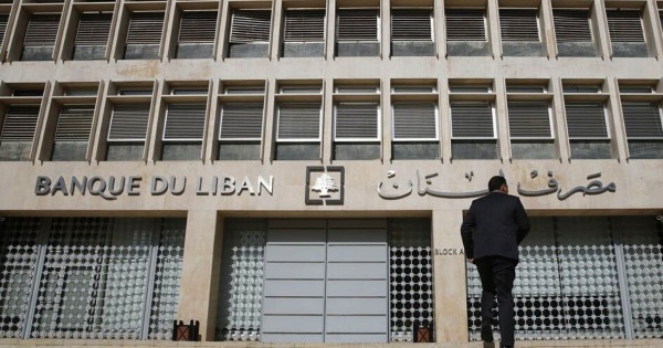 كيف انعكست أحداث آذار على دولارات مصرف لبنان؟