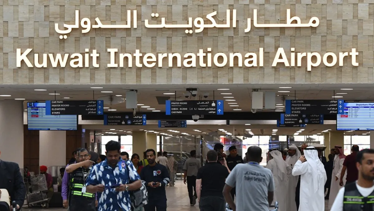 إيران تستهدف مبنى الركاب بمطار الكويت الدولي