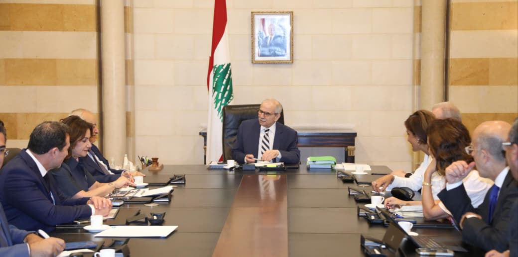 خلال جلسة استثنائية.. مجلس الوزراء يُعلّق العمل بالضرائب الجديدة