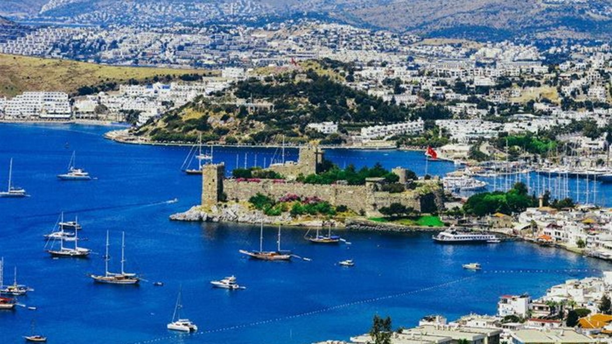 أكبر انخفاض لعدد السياح في تركيا في 22 عاماً