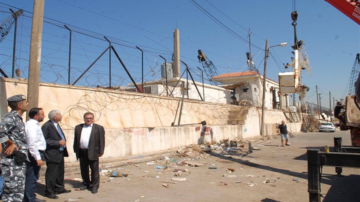 البدء بإزالة هذه المراكب من مرفأ صيدا