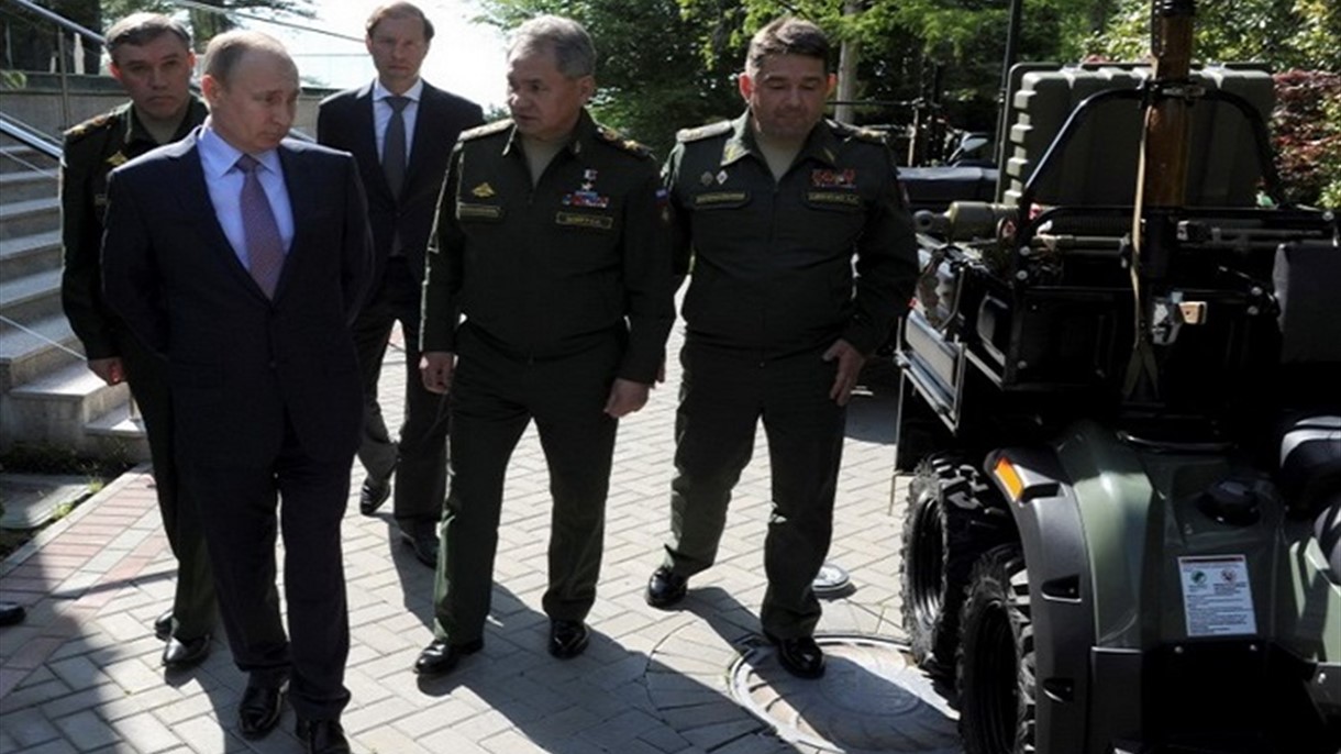 بوتين يتلقى صدمة في عرض للآليات العسكرية الروسية