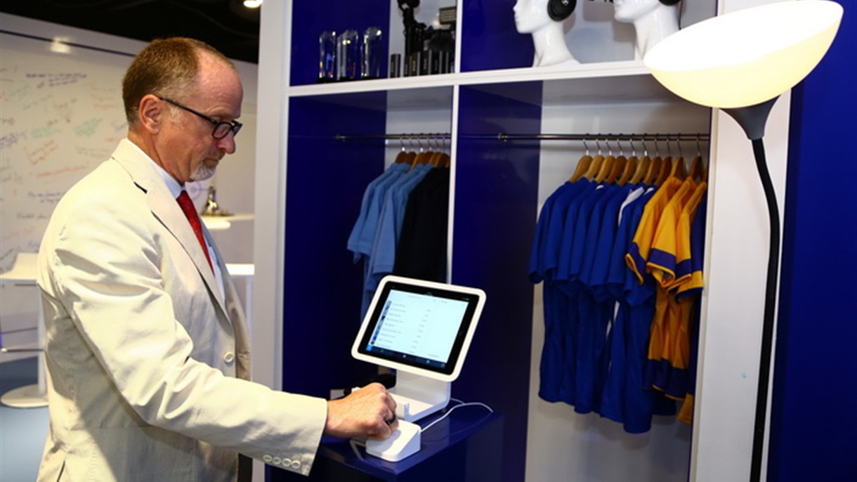 فيزا تخصِّص بعض زبائنها بخاتم للدفع