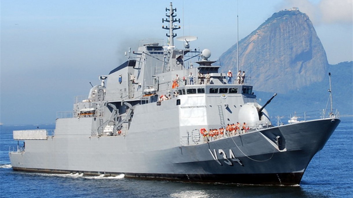 قطر ستشتري سفناً من ايطاليا