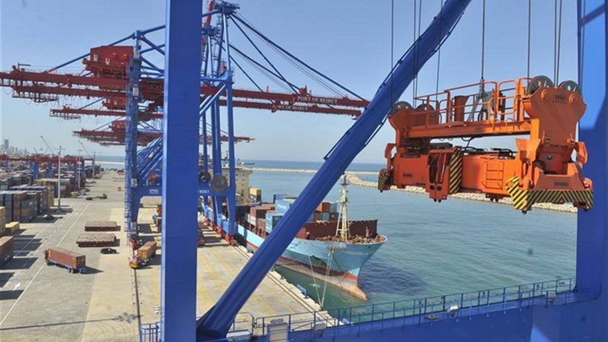 الباخرة نبيهة خط تجاري بين مرفأيْ طرابلس وبور سعيد