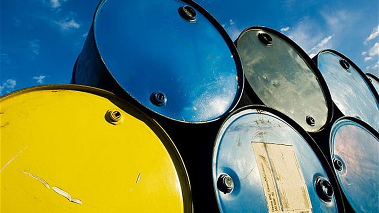 النفط ينهي الاسبوع على تراجع