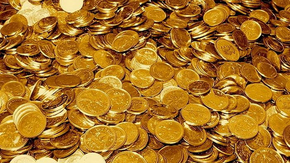 الذهب يسير بعكس الدولار