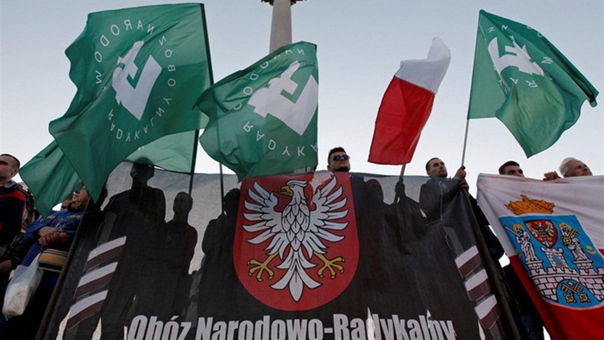 بولندا تهاجم فايسبوك بسبب رمز السيف