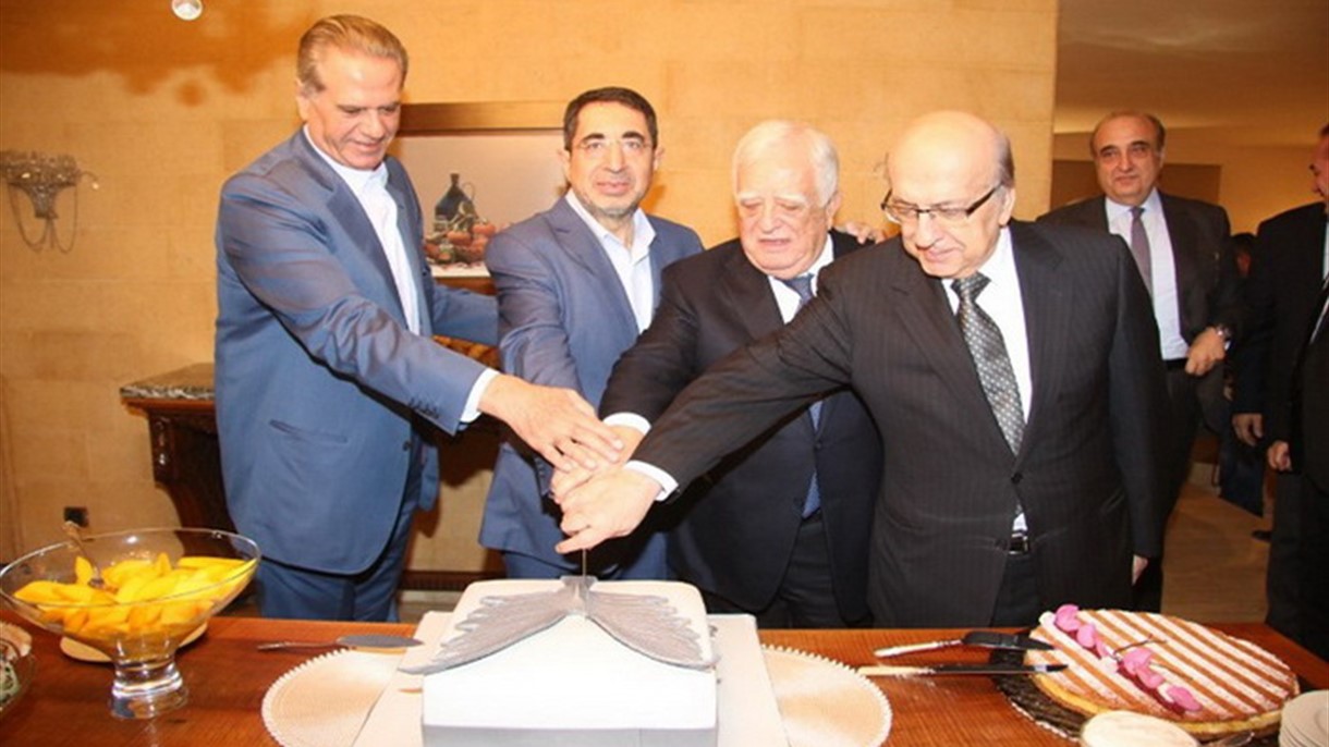 صرّاف يكرّم الحاج حسن ويصفه بالنسر