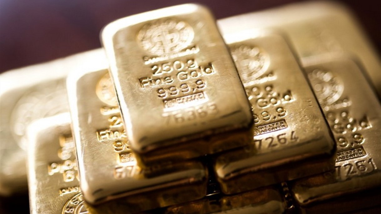 الذهب يتخلى عن أعلى مستوياته