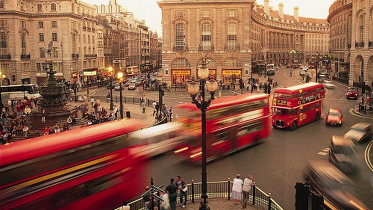 الاقتصاد البريطاني يخالف التقديرات