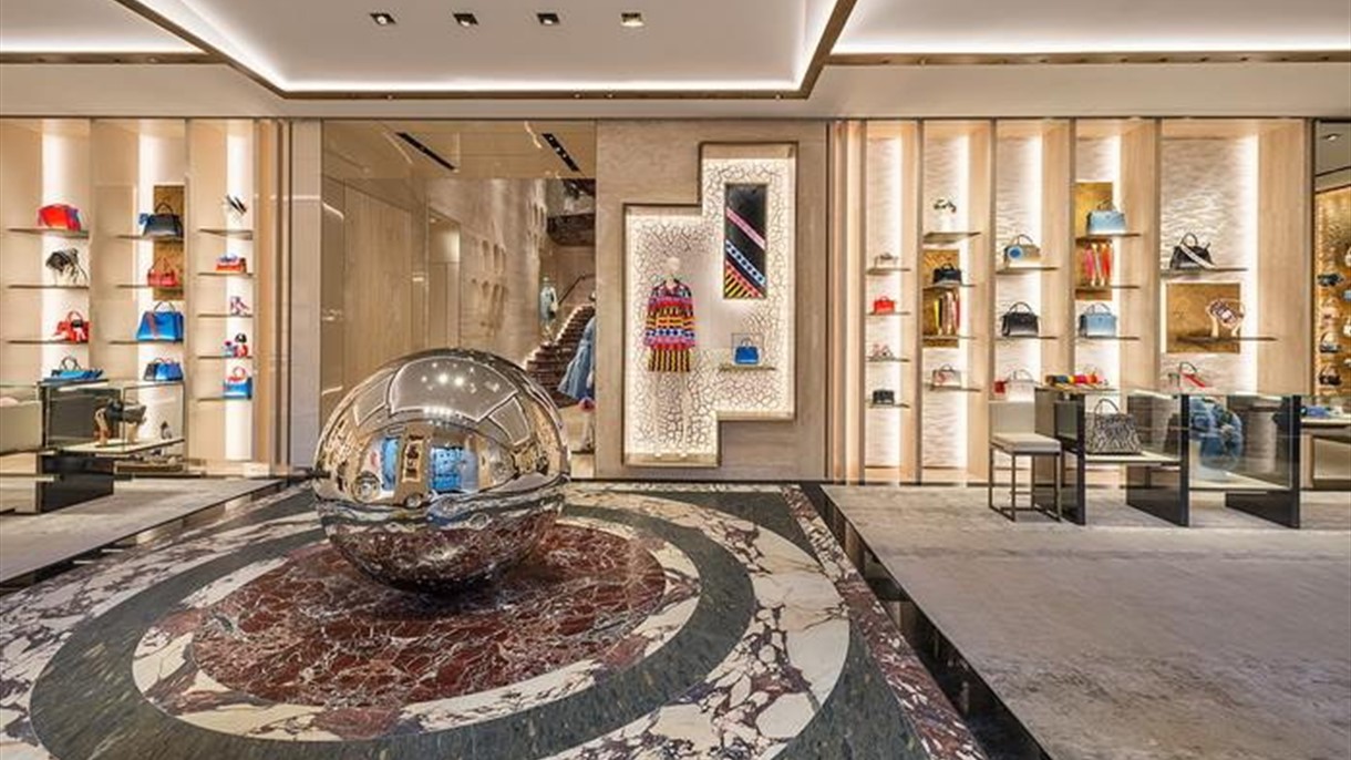 ثلاثاء أسود في دار Fendi  للأزياء