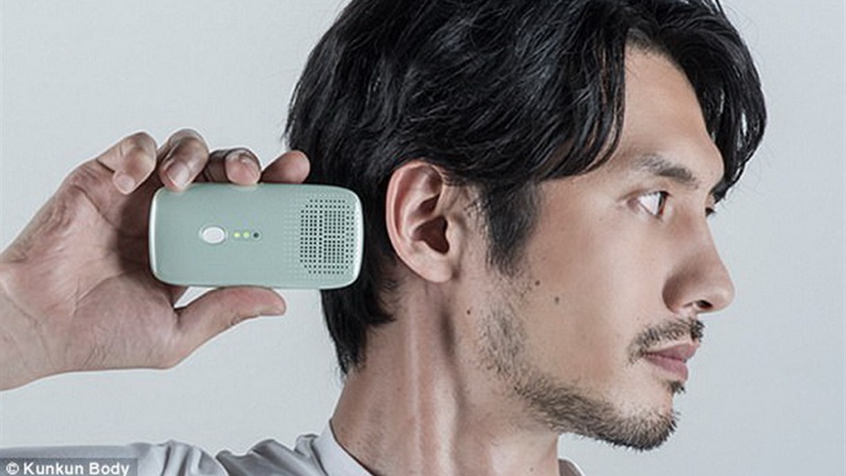 اشتروه لمن تفوح منه دائماً رائحة العرق