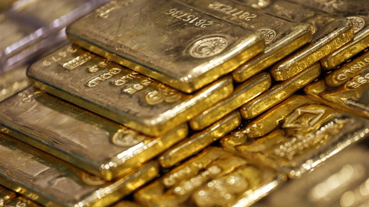 الذهب يتراجع قبل جولة باول الثانية