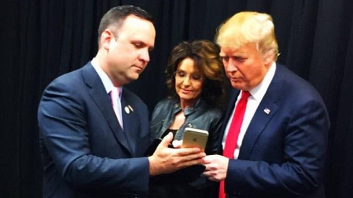 8 معلومات يجب معرفتها عن هواتف الرئيس الأميركي