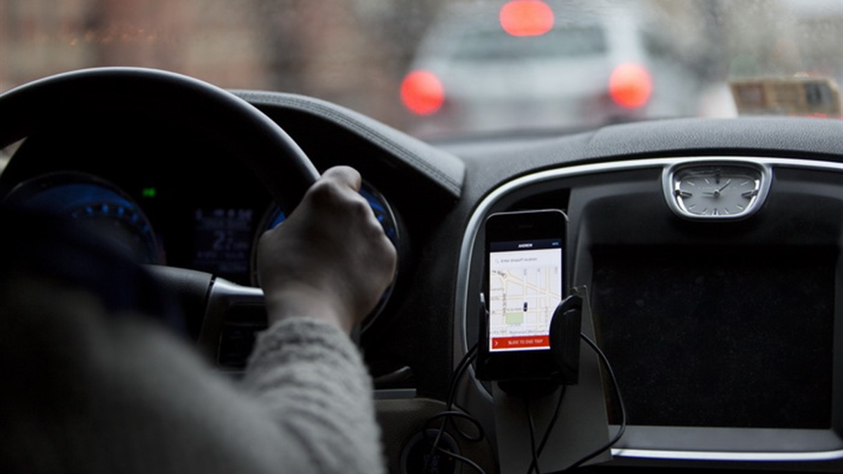 أوبر تفاوض للعودة إلى أبو ظبي