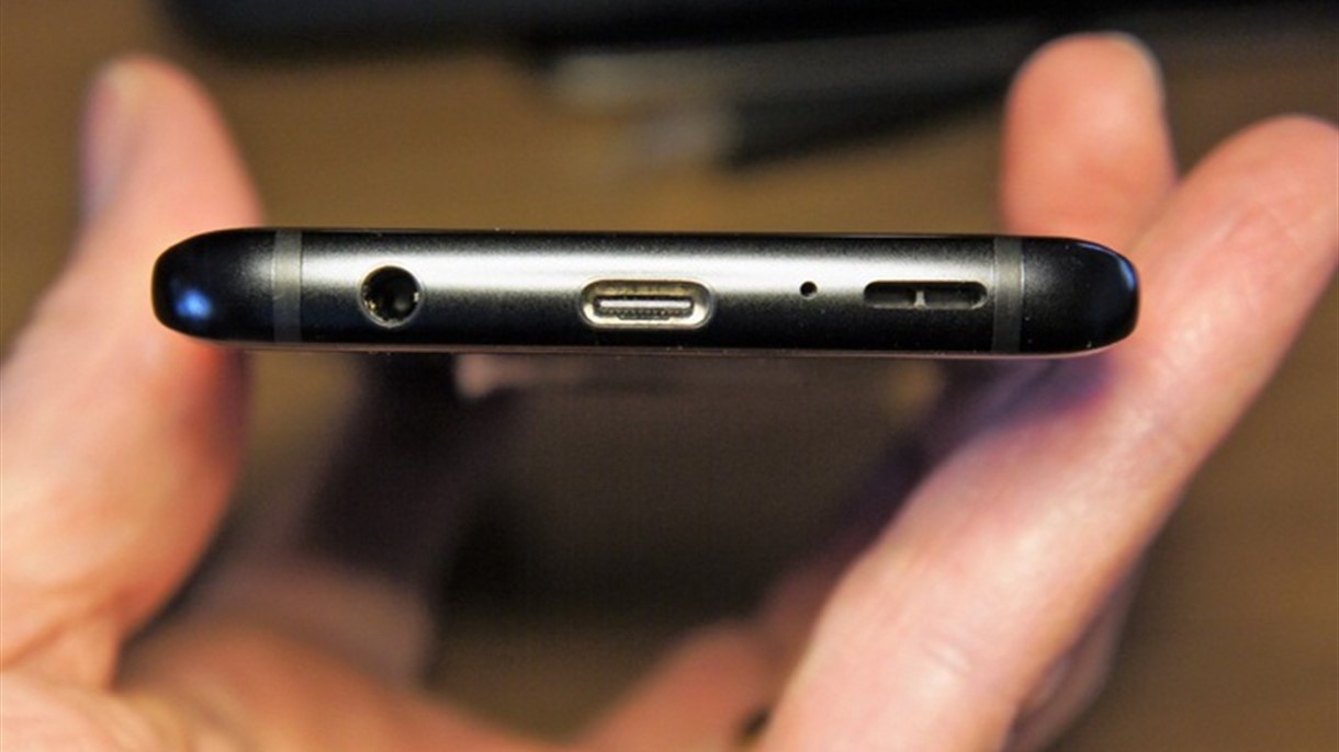 أكثر هاتف تم بيعه في نيسان