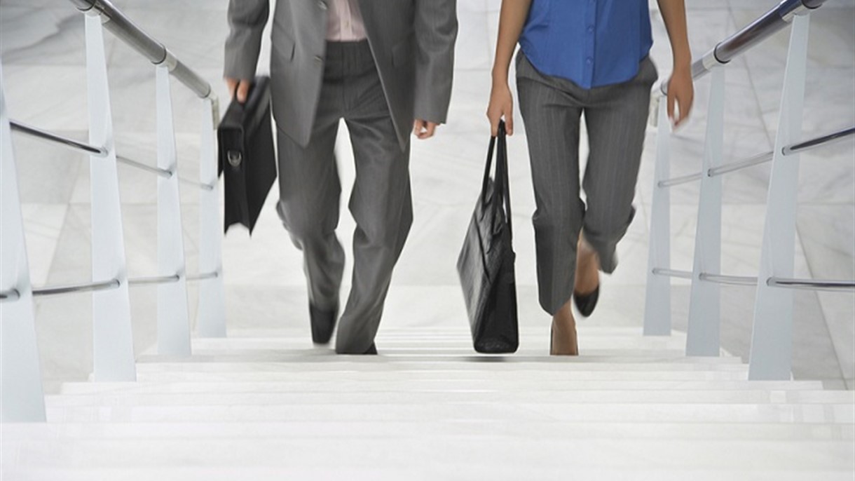 لماذا يفضل هؤلاء عقد اجتماعاتهم سيراً؟