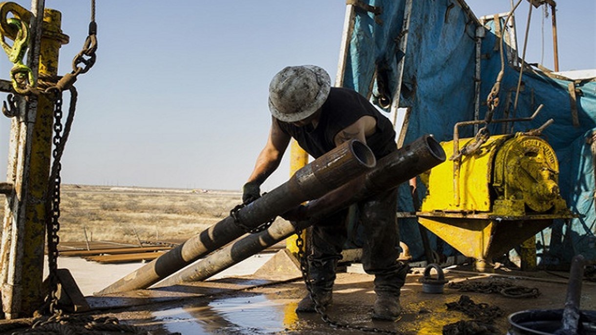 النفط يتأثر بسيناريو 2014