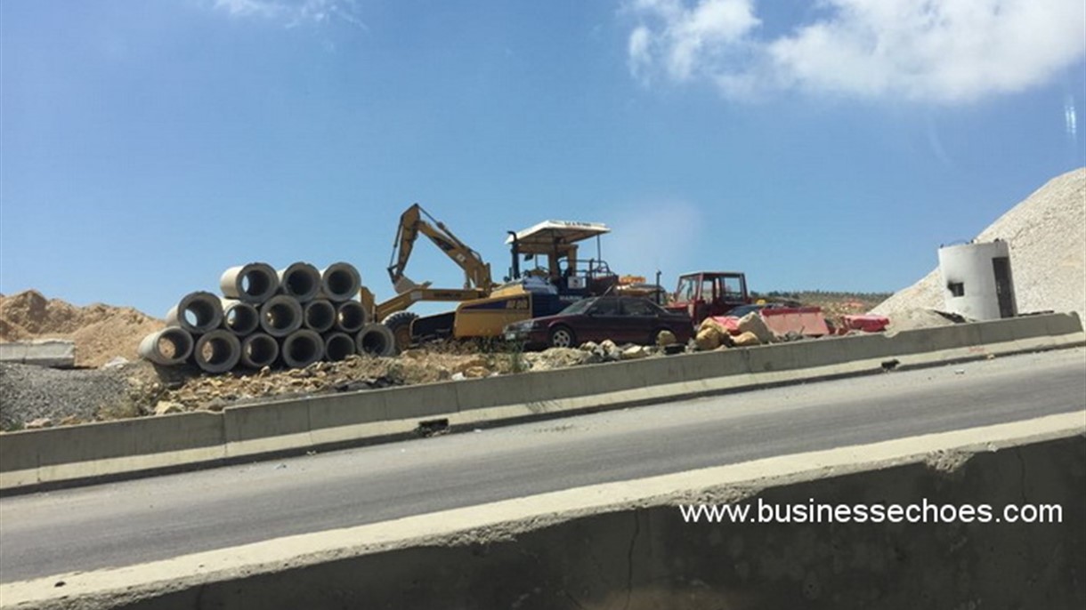 أعمال صيانة على أوتوستراد جسر صوفر ـ المديرج