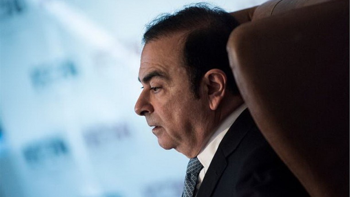 نيسان منقسمة