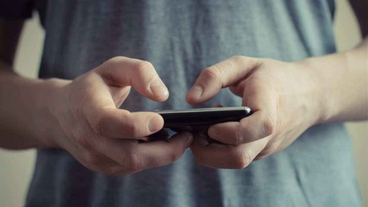 تطبيق لتصوير من يحاول فتح هاتفكم