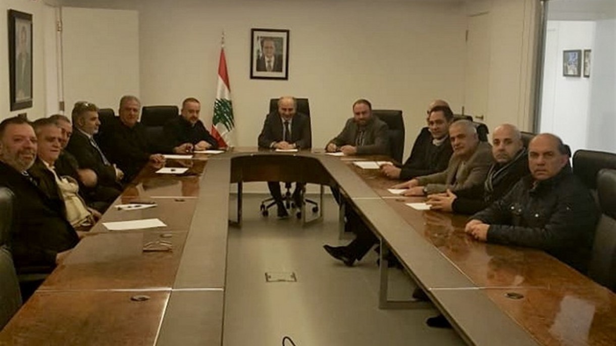 تجار جبل لبنان: المتاجر تستمرّ باللحم الحيّ