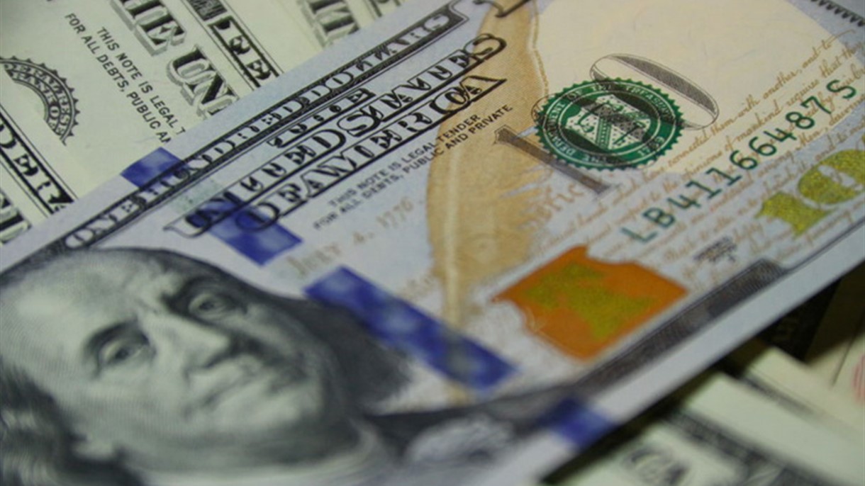 سعر صرف الدولار في السوق السوداء في 2 نيسان