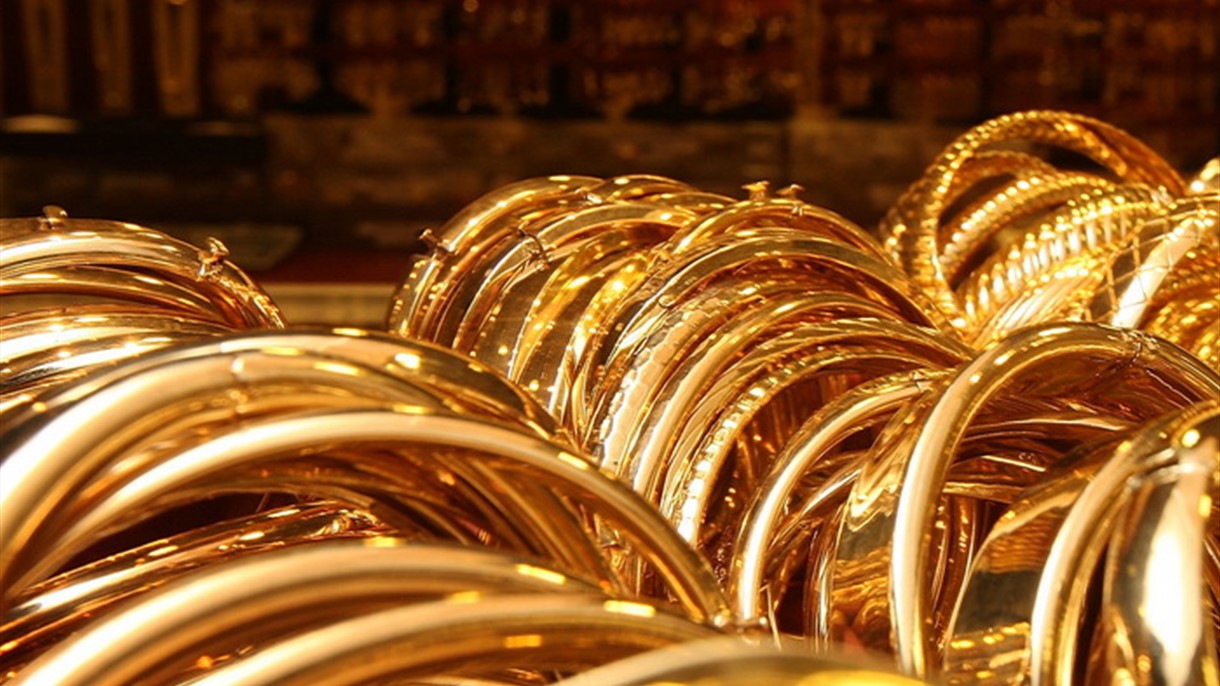 أسعار الذهب تستقر قرب أعلى مستوى منذ شباط