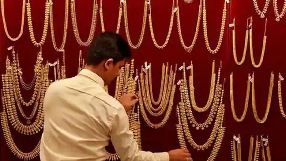 أسعار الذهب قرب أدنى مستوى في أسبوع