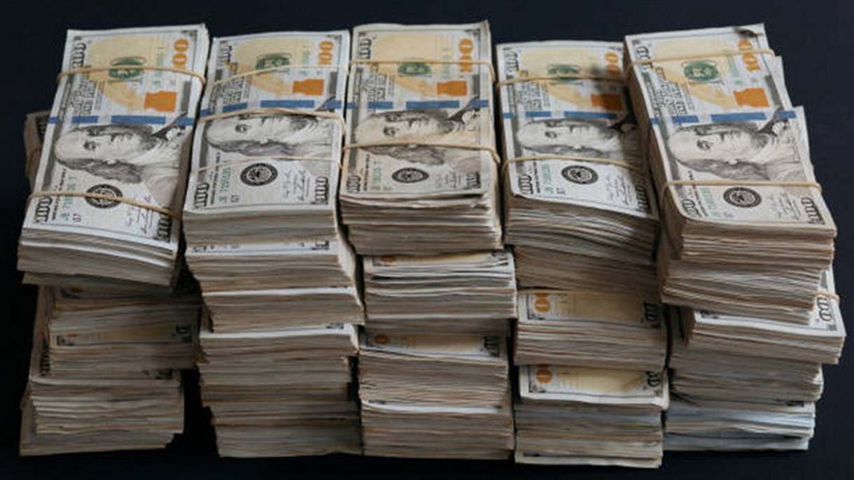 سعر صرف الدولار في السوق السوداء في 10 شباط