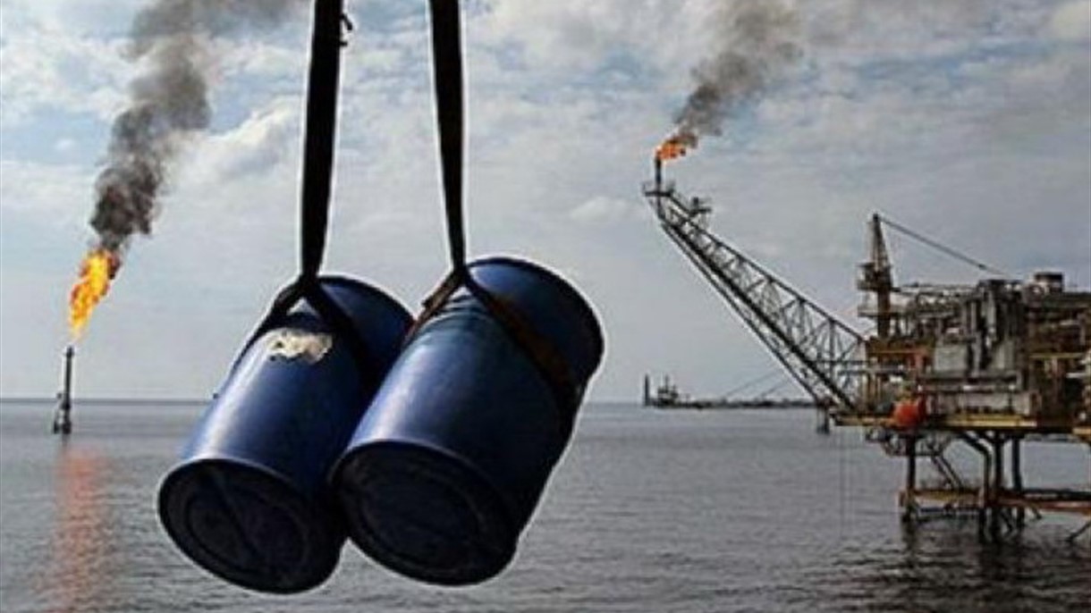 أسعار النفط تتجه لتسجيل أول خسائر أسبوعية في 2022
