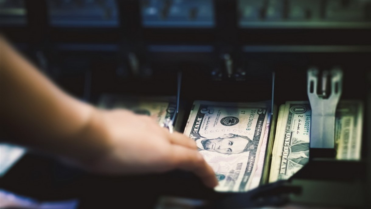 سعر صرف الدولار في السوق السوداء في 16 آذار