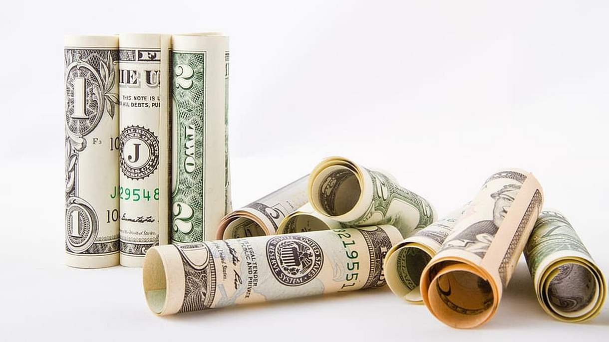 سعر صرف الدولار في السوق السوداء في 11 نيسان
