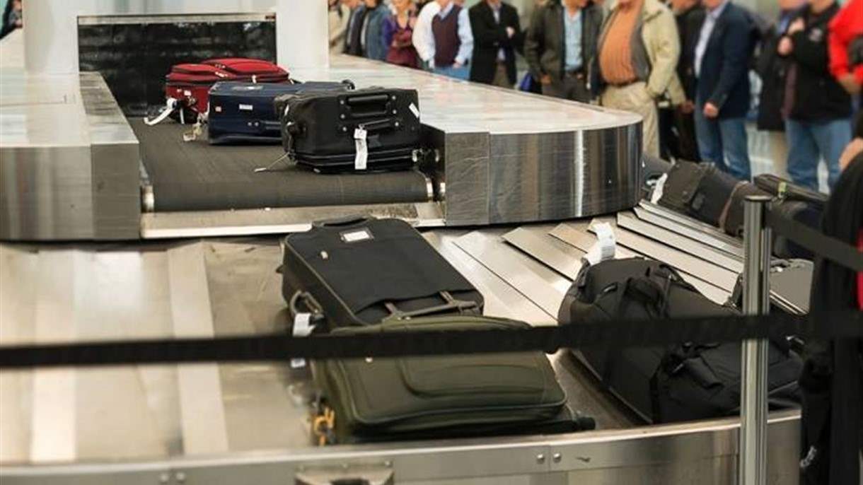 عاملان أجنبيان وراء السرقة من حقائب المسافرين ​