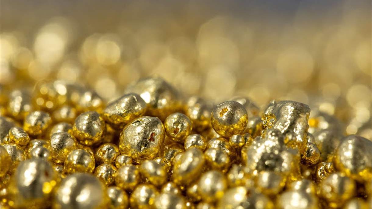 أسعار الذهب تهبط بأكثر من 1%
