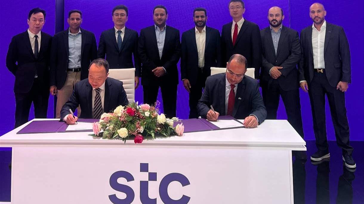 مشروع مشترك يجمع بين stc وهواوي لتطوير البنية التحتية لشبكات الاتصال 