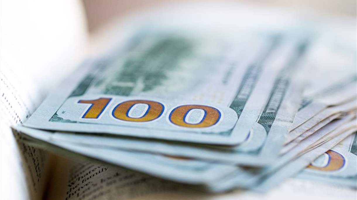 سعر صرف الدولار في السوق السوداء في 4 نيسان