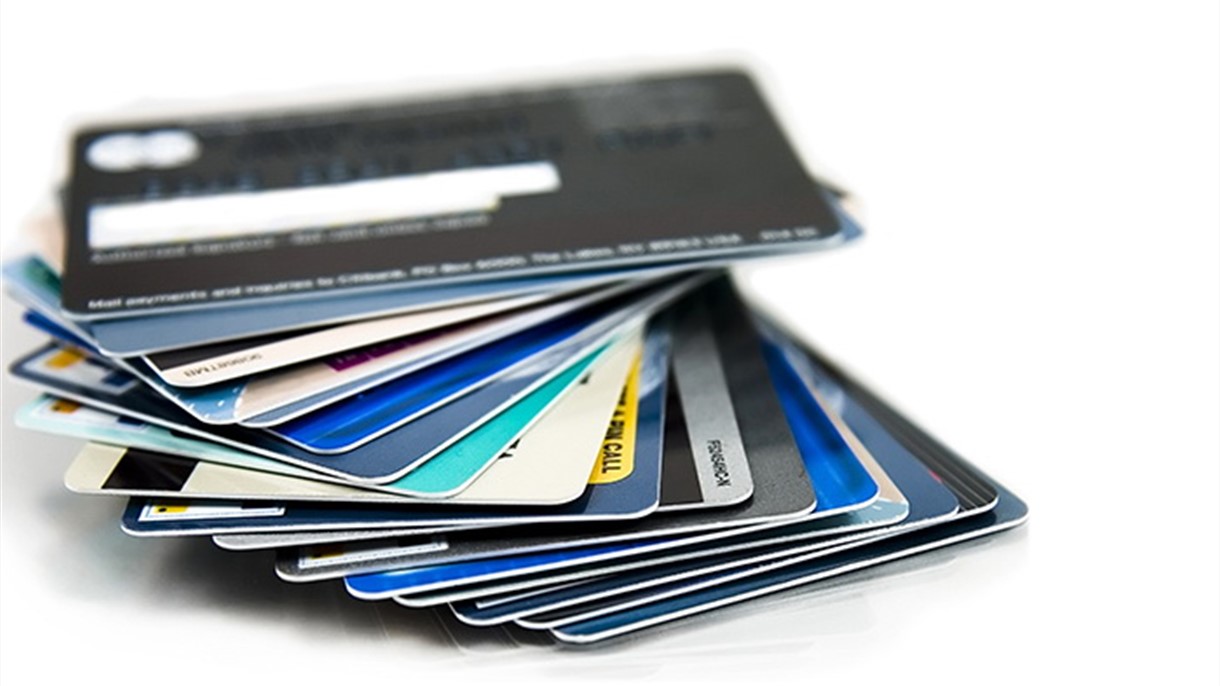 عدد بطاقات الدفع المصرفية في تزايد