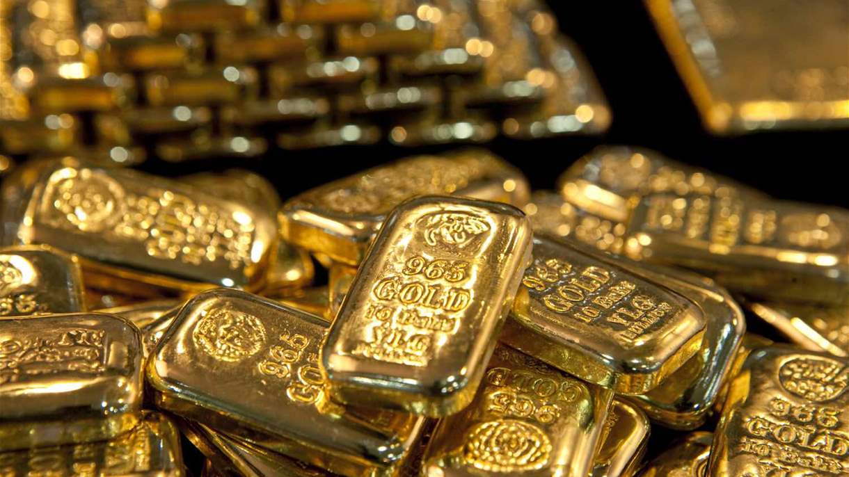 أسعار الذهب ترتد من أدنى مستوى في شهر 