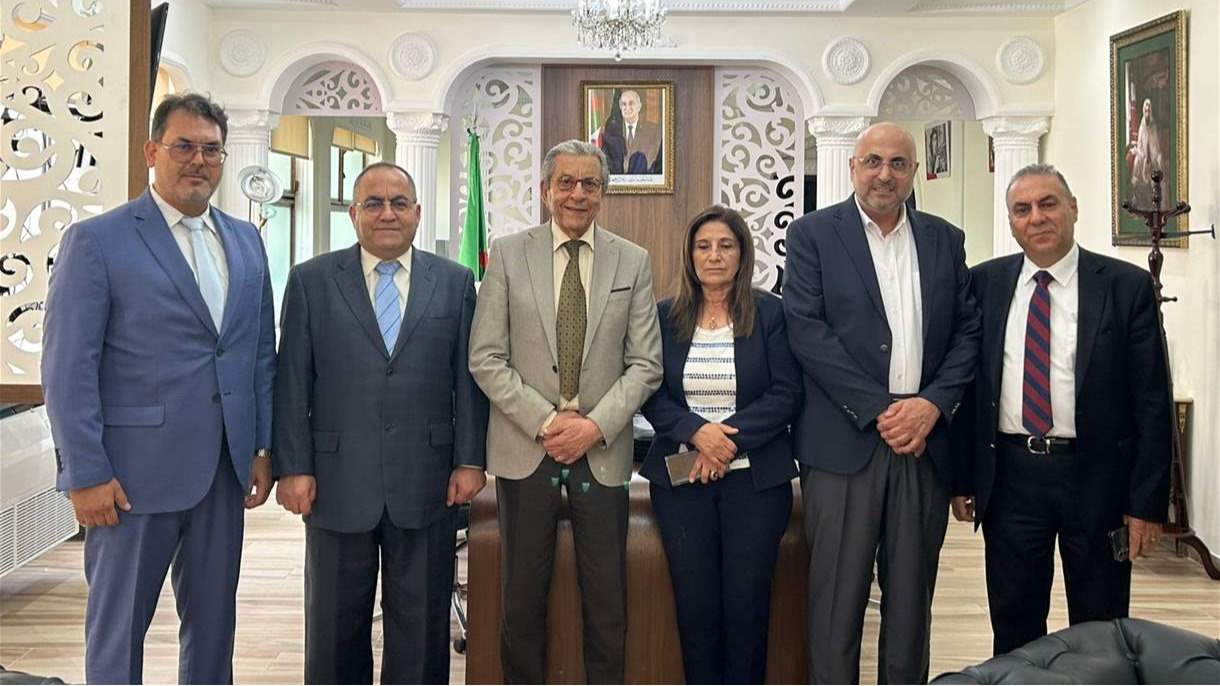 علي العبد الله يرأس وفداً لدى سفير الجزائر بهدف تعزيز التعاون التجاري