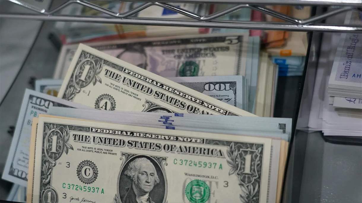  2000 دولار لكل أميركي!