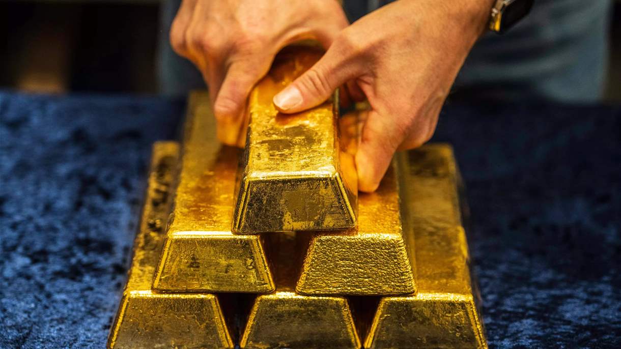 دخل مرحلة حسّاسة.. الذهب يواصل الابتعاد عن قممه