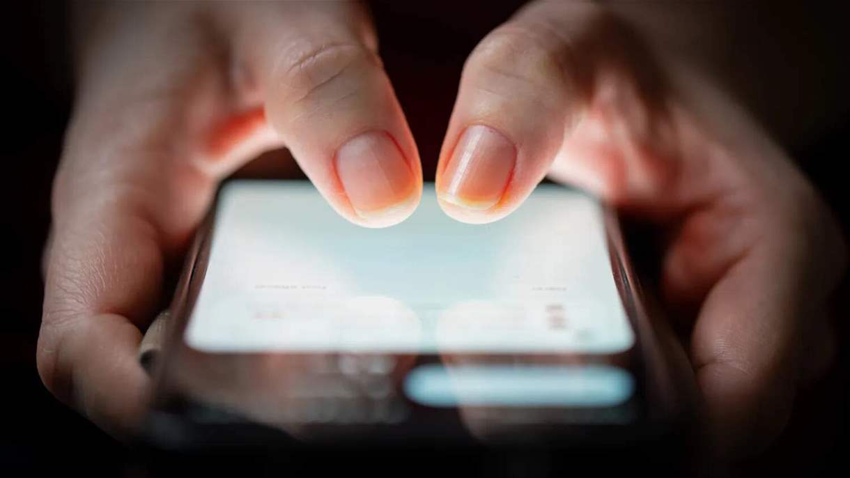 خطأ كارثي يرتكبه معظم مستخدمي الهواتف الذكية يومياً