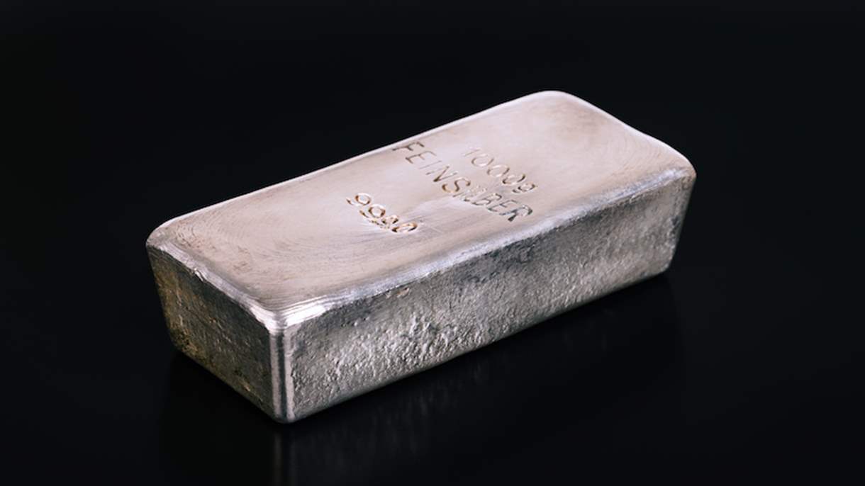 صعود دون توقف.. ماذا يحدث للفضة؟